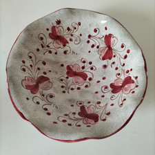 Coupe en faïence italienne décor floral bordeaux