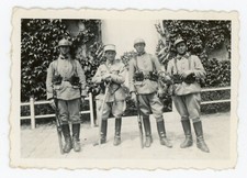 PHOTO snapshot, military WW1 Guerre 14-18 des militaires fusil épée uniforme