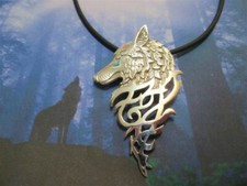 Tête loup entrelacée - de,
