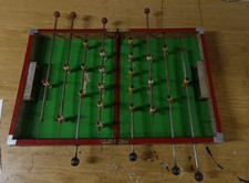 ANCIEN BABY FOOT EN BOIS PLIABLE