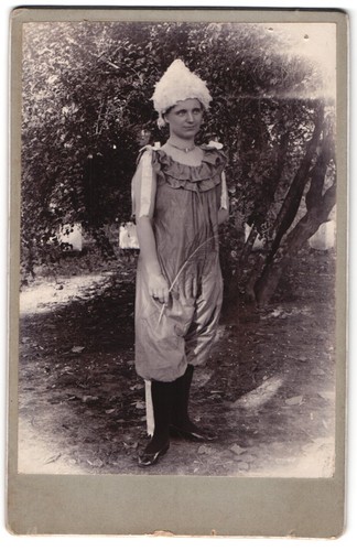 Photographie femme costume - photographie,