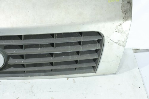 735443598 grille gauche capot