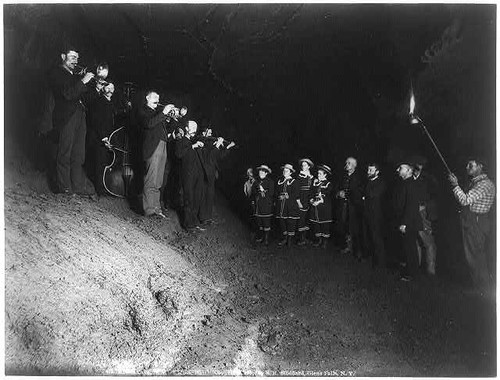 Photo howes cave music hall - photo:howes,