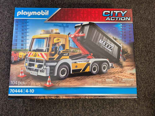 Camion avec benne - , et