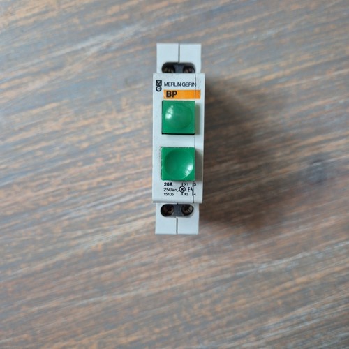 Bouton poussoir vert - bouton,