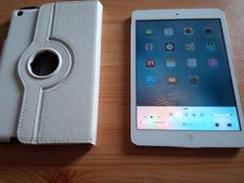 Apple iPad mini 1ère Génération 7,9" 16 Go Wi-Fi Tablette - Blanc & Argenté