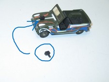 Dinky toys, la camera de capot