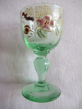 VERRE A LIQUEUR VERT à DECOR