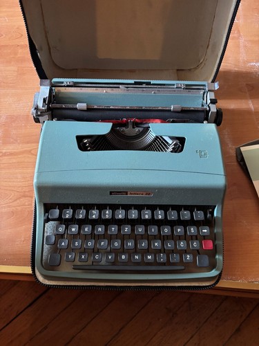 Machine écrire olivetti - machine, à