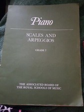  Piano Scales And Arpeggios .  Grande 7