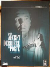le secret derrière la porte