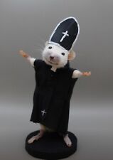 taxidermie  souris Prêtre