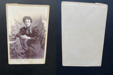 Weston-Super-Mare, Jeune femme