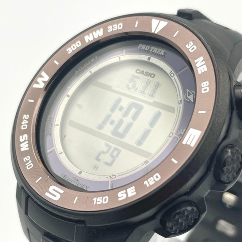 Montre solaire casio - pro, trek