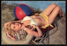 Ak Pin-Up Frau Im Bikini Inclus Sur Un Ceinture de Sauvetage Nu