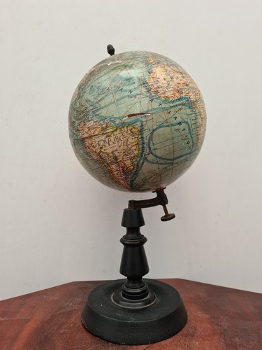 Ancien globe terrestre - d, ecole