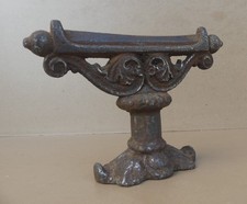 Ancien gratte bottes décrottoir en fonte XIX ème feuille d'acanthe déco rustique