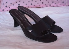 Sandales nu-pieds noirs petits