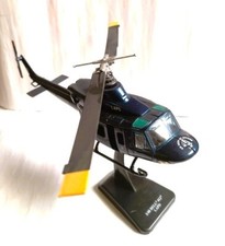 hélicoptère  UH-1.  Huey 