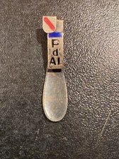 Rare Ancien petit insigne a