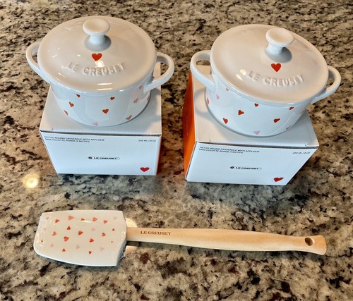 New set creuset - set, of