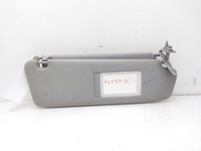 7L6857552Q pare-soleil droit