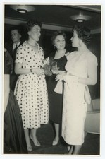 PHOTO Foto EROS Gorriti, soirée femmes toilettes mode fashion toilette Années 50