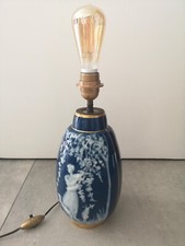 Lampe bleue et blanche signée Marcel CHAUFRIASSE porcelaine limoges (barbotine)