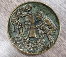 Rare vide-poche en bronze Art