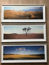 3 cadres en alu argent avec affiches de Chris Simpson