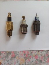Lot De Bougies Anciennes Sootless , Oléo Et Macouatre Automobila Sparks Plug