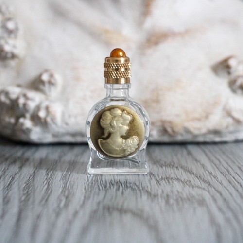 Miniature de parfum - cm,,