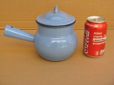 Ancien petit chaudron bouilloire en tole émaillée .