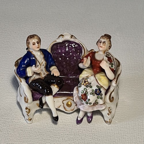 Statuette figurine - 🚶,