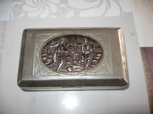 Ancienne boite cigarettes - à,