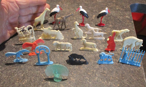 Anciennes figurines plastique - anciennes,