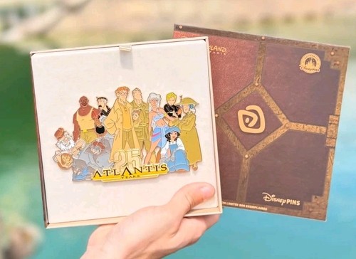 Jumbo pin limited edition - pin, dlp
