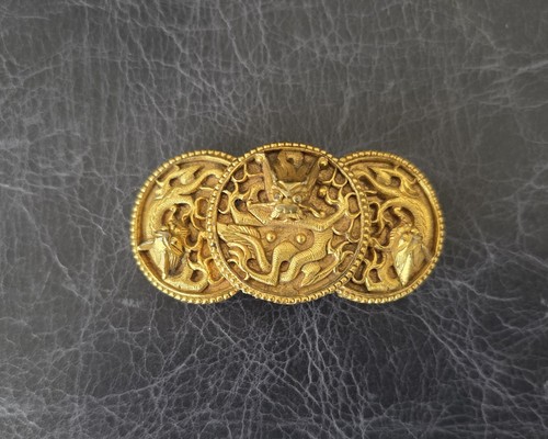 Boucle chinoise ancienne - , aux