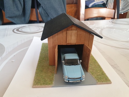 Eme pour diorama - pour,