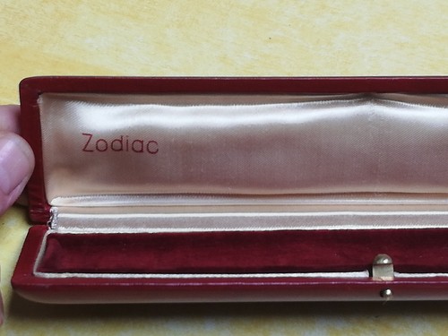 Boîte ecrin montre - boîte, zodiac