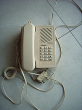 téléphone ancien à touches