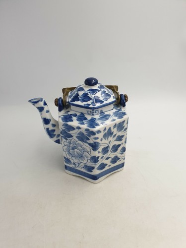 Théière vintage forme
