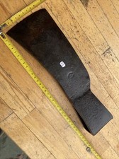 outil ancien hache forgée