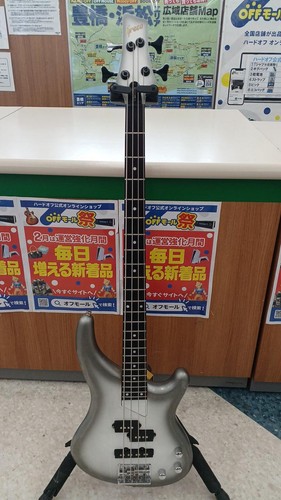 Guitare basse électrique