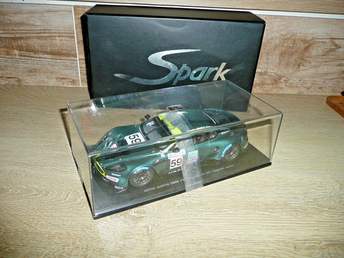 Spark aston martin - :,