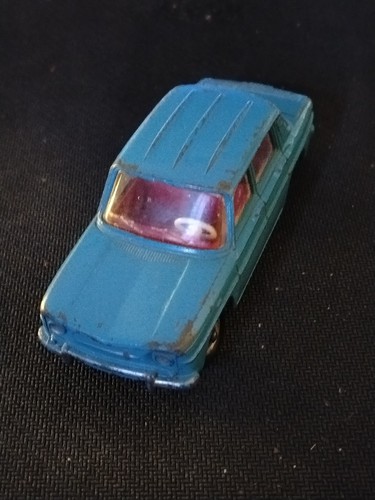 Voiture miniature dinky toys - voiture,