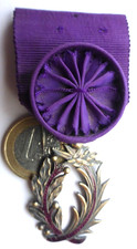MEDAILLE OFFICIER ORDRE DES PALMES ACADEMIQUES EN ARGENT