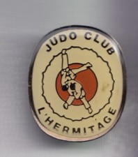 RARE PINS PIN'S .. SPORT JUDO DOJO CLUB TEAM  L'HERMITAGE BRETAGNE 35 ~ED