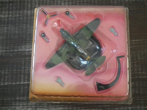 Avion métal miniature