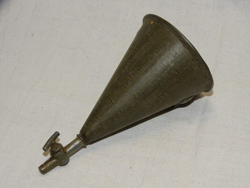 Ancien entonnoir metal avec - -ancien,